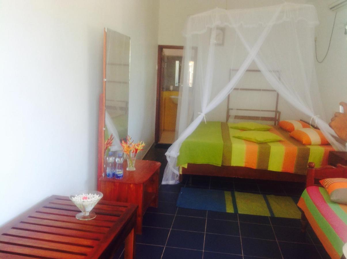 Samans Guesthouse Тангале Екстериор снимка
